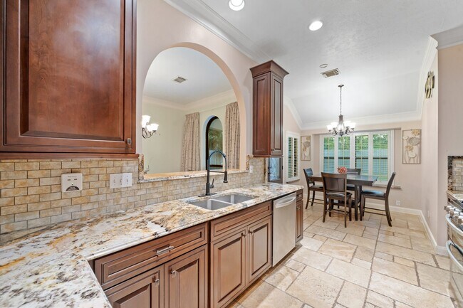 Building Photo - 5102 E Pagewick Dr