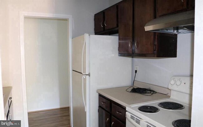 Building Photo - 7598 Gales Ct