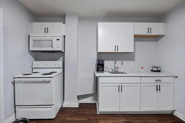 Building Photo - 5210 Dodge Rd