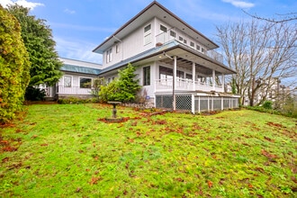 Building Photo - 414 E 32nd St