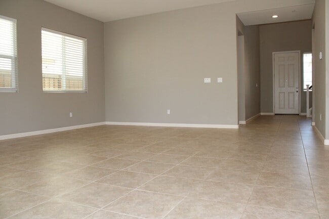 Building Photo - 170 Dnieper River Way