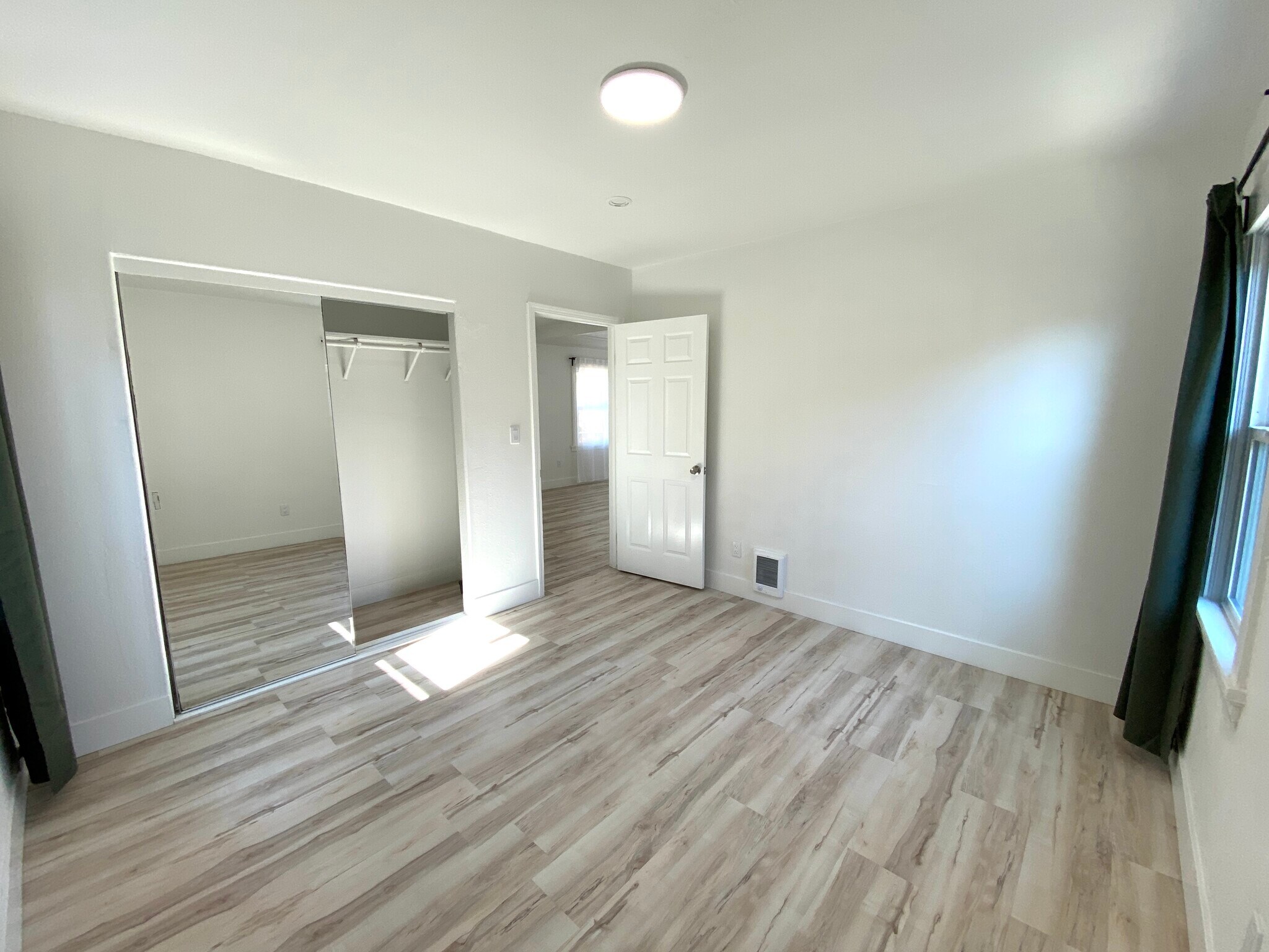 Building Photo - 467 42nd St