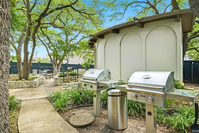 Building Photo - 1801 Lavaca St