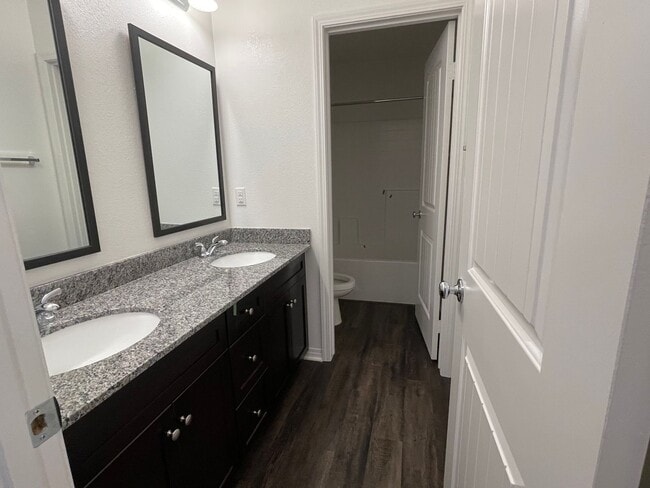 Building Photo - Newly Built 5 Bedroom in Beaumont