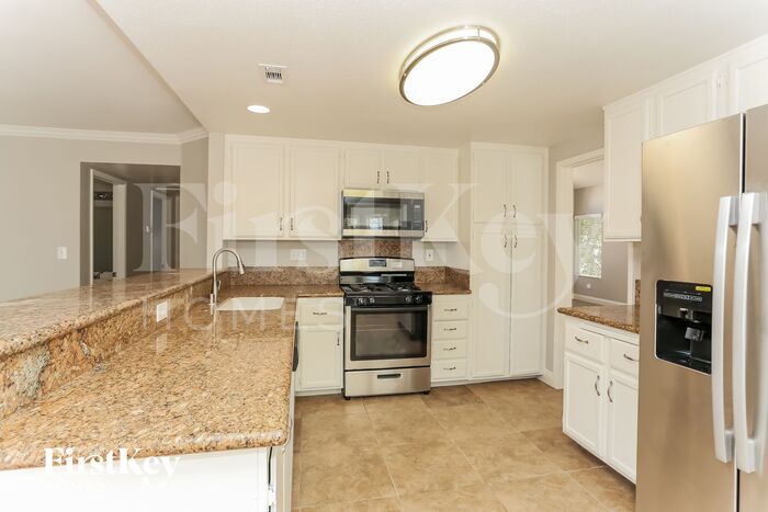 Building Photo - 1651 Heather Ridge Rd