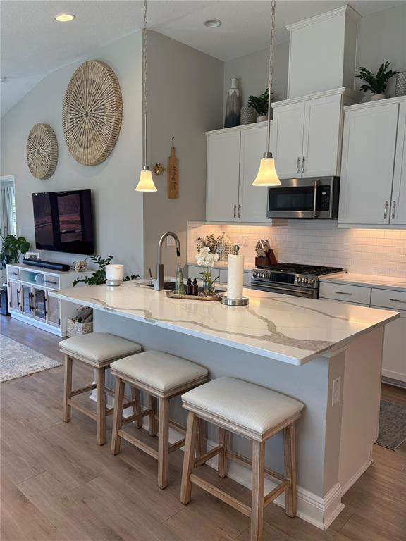 Building Photo - 12558 Oak Hill Way