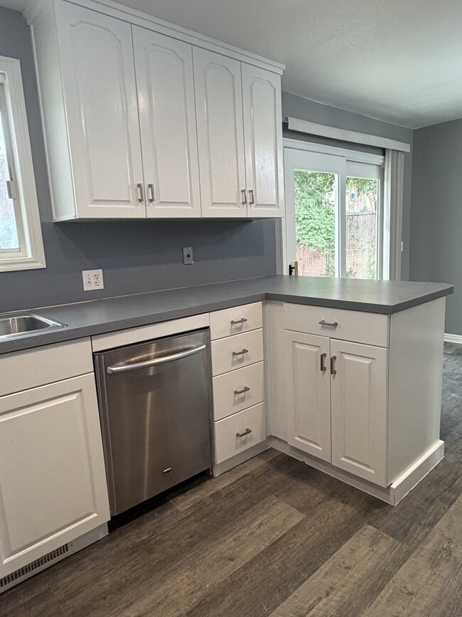Building Photo - 3212 Hollyhock Hill