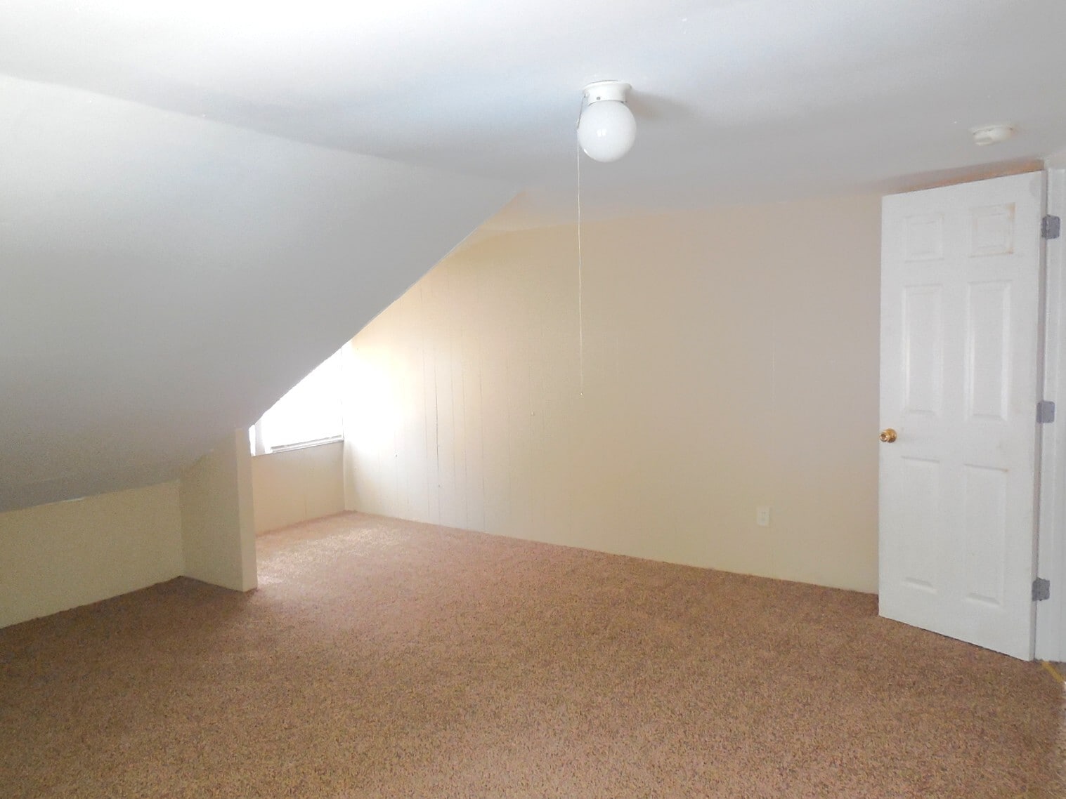 Building Photo - 413 E Schwarz St