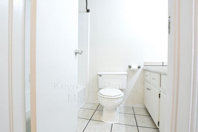 Building Photo - 10209 Shadowridge Dr