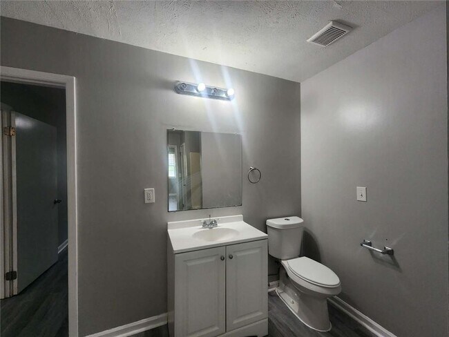 Building Photo - 1168 Pinedale Cir NW