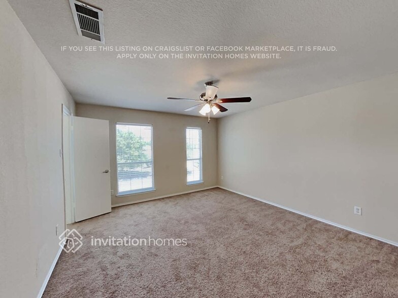 Building Photo - 10404 Hideaway Trail