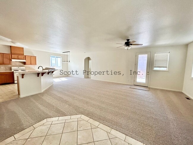Building Photo - 1040 Aspen Grove Cir