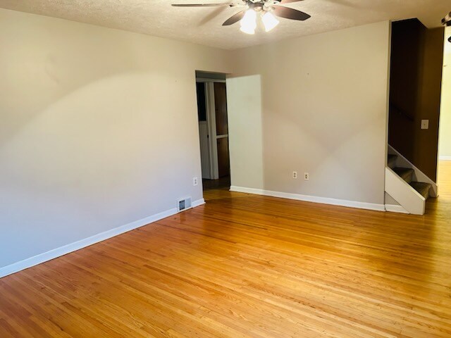 Building Photo - 635 Van Alstyne Rd