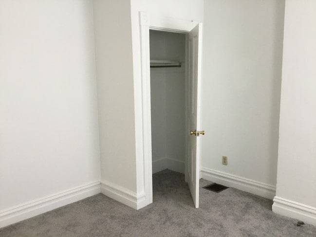 Front Bedroom - 618 N Atlantic Ave