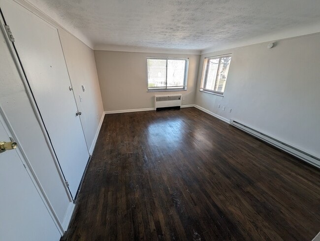 Building Photo - 2500 Boudinot Ave