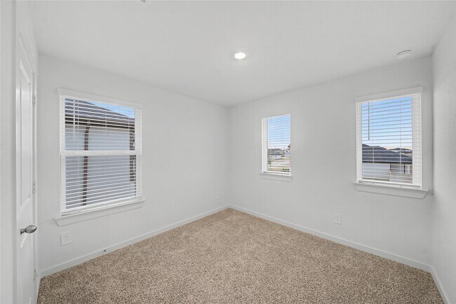 Building Photo - 4215 Camden Lakes St