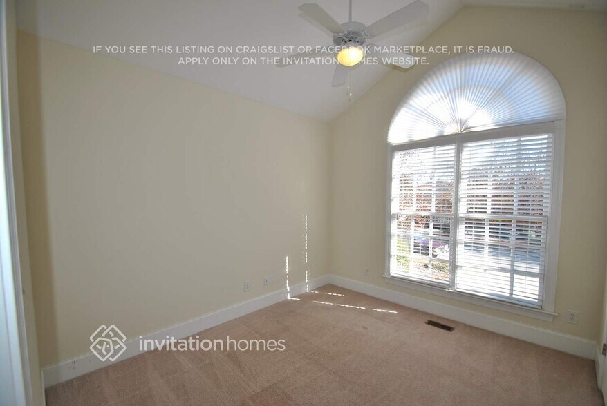 Building Photo - 1208 Champions Pointe Dr