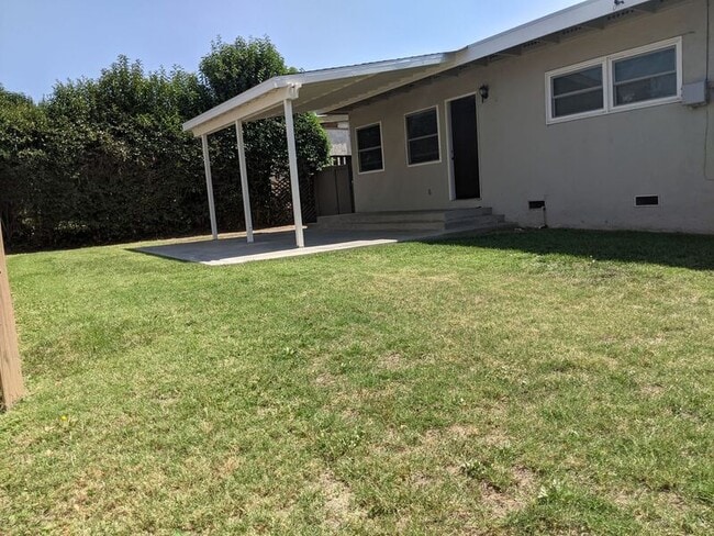 Building Photo - 15411 Fernview St