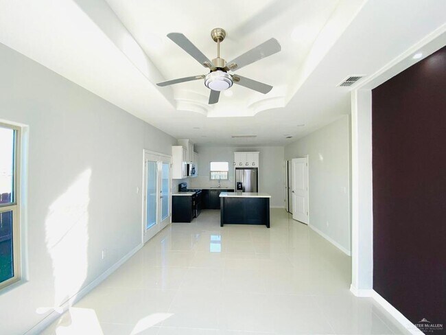 Building Photo - 208 W Rutherford Ave