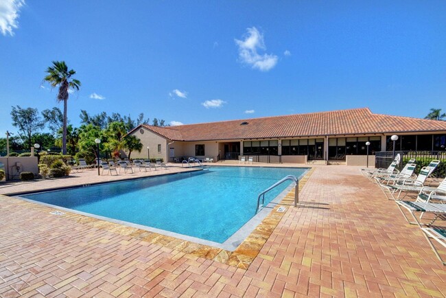 Building Photo - 5945 Parkwalk Dr