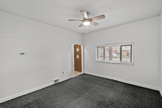 Building Photo - BLACK FRIDAY DEAL! SCORE 50% OFF 1ST MONTH'S RENT IF SIGNED BY NOV. 28! Stunning 2 bedroom home i...