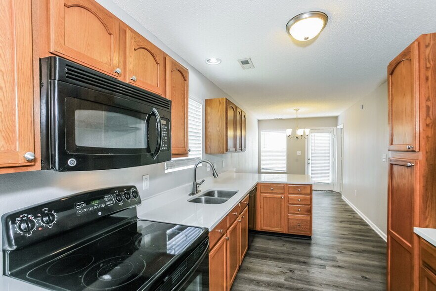 Building Photo - 5614 Sweet River Dr