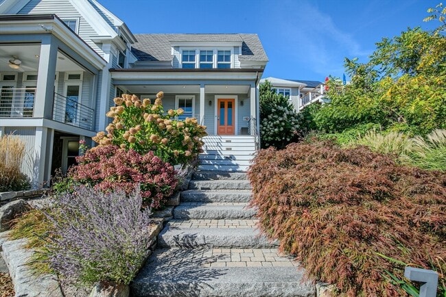 Building Photo - 6R Breakwater Ave