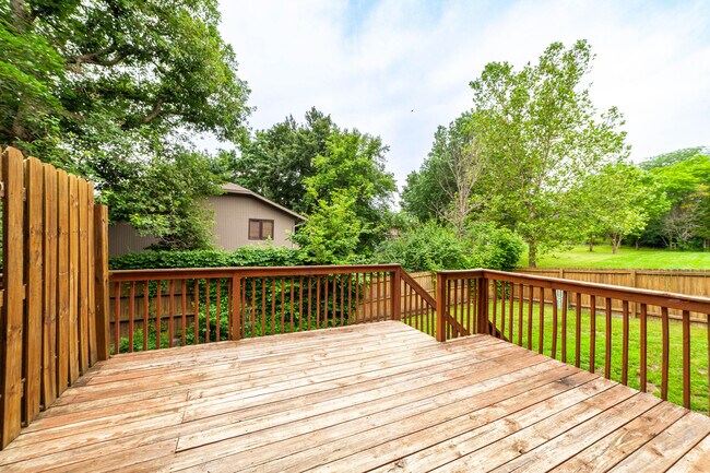 Building Photo - 201 Briarcrest Ct