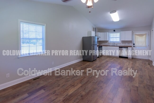 Building Photo - 150 Scenic Dr