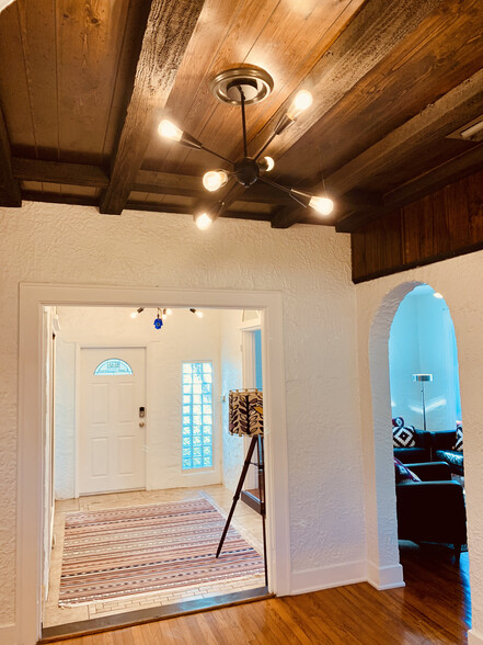 wood ceiling panels - 411 SW 19th St