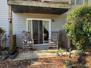 Building Photo - Charming One-Bedroom Condo with Marsh View...
