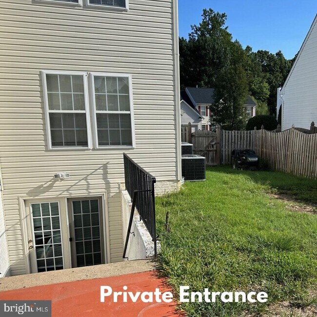 Building Photo - 2893 Myrtlewood Dr