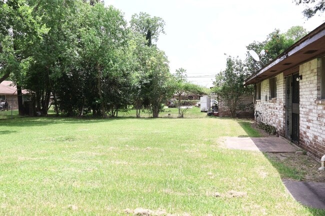 Building Photo - 7731 Melanie St