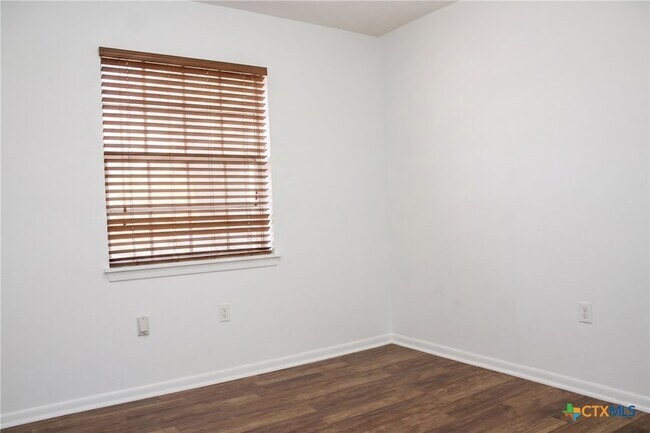 Building Photo - 1009 S 29th St