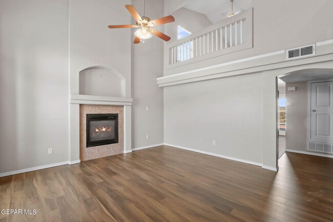 Building Photo - 10822 Elise St