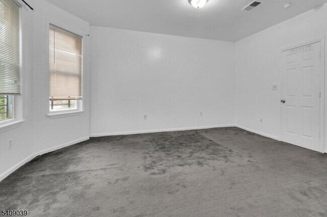 Building Photo - 54 3rd St