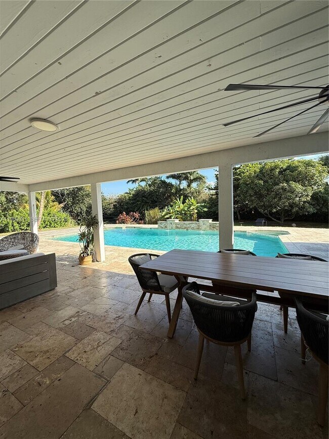 Building Photo - 11030 SW 42nd Ct