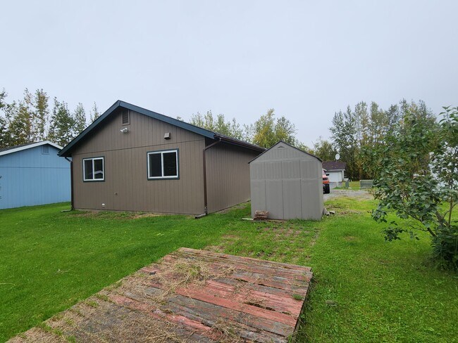 Building Photo - 1651 N Lacy Loop