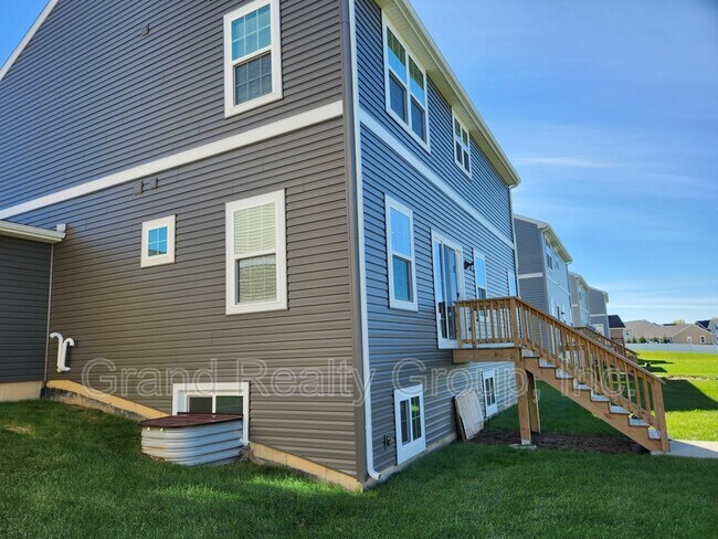 Building Photo - 1810 Tall Oaks Dr