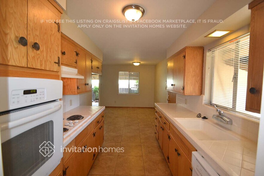 Building Photo - 7030 Tamoshanter Way