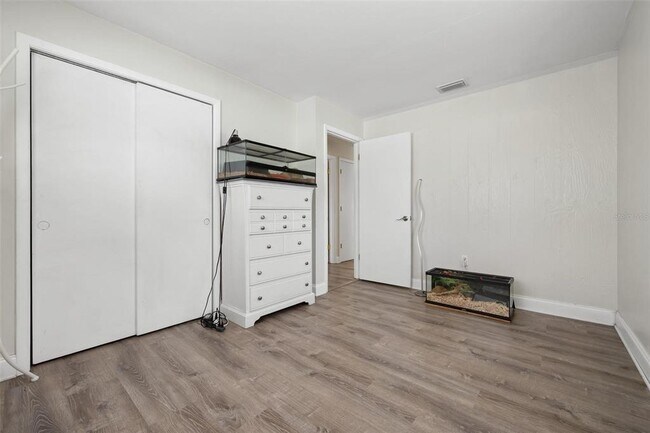 Building Photo - 5120 Brookmeade Dr