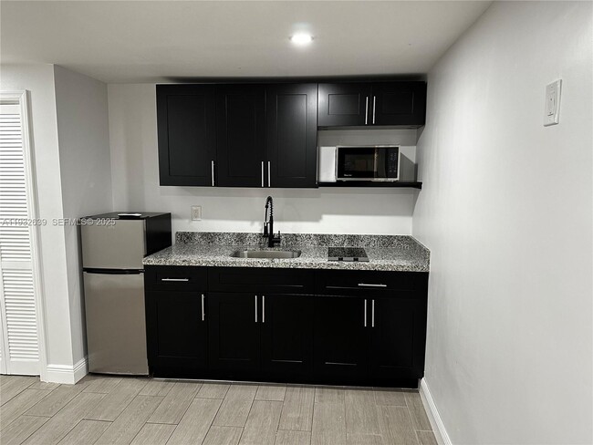 Building Photo - 214 S 57th Ave