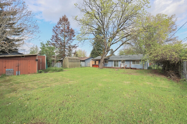 Building Photo - 2641 SE 168th Ave