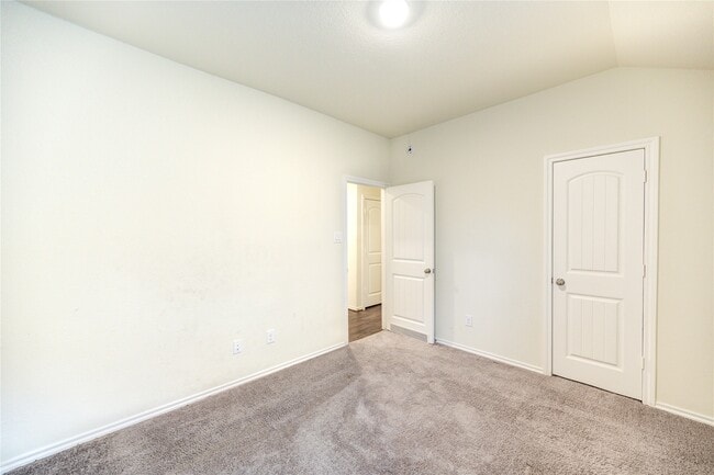 Building Photo - 18907 Via Flora Dr