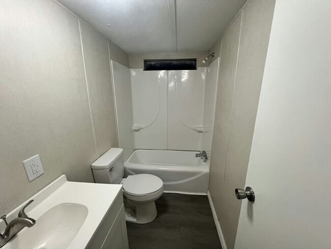 Building Photo - 71A Tower Manor Cir E