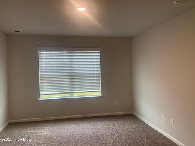 Building Photo - 410 Turp Landing Ln