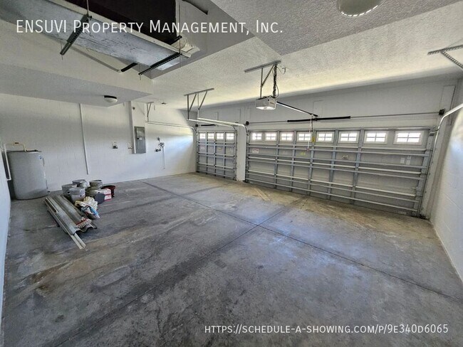 Building Photo - 3825 Milflores Dr