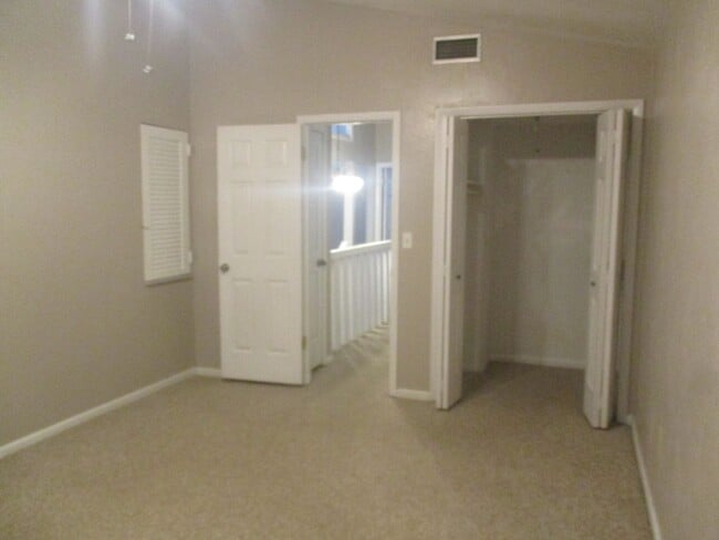 Building Photo - 3BR/2BA Home with Bonus/Game Room in Quiet Residential Neighborhood