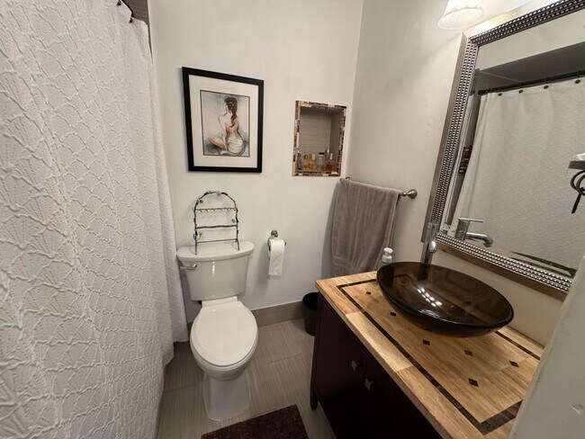 Building Photo - 5505 N Ocean Blvd