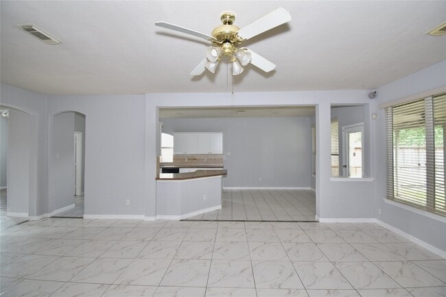 Building Photo - 20703 Whitevine Way